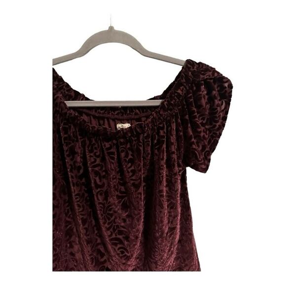 Hollister Red Velvet Soft Patterned Peasant Blouse - Women’s XS - Picture 3 of 14